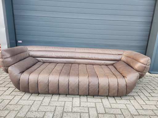 Baxter - Tactile bench by Vincenzo De Cotiis