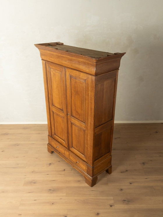 Antique Oak Wardrobe – Wood (photo 5 of 12)