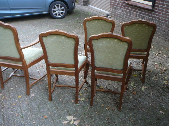 Image 1 of 6 antike Eichen-Esszimmerstühle 2 mit Armlehne Grüner Samtüberzug