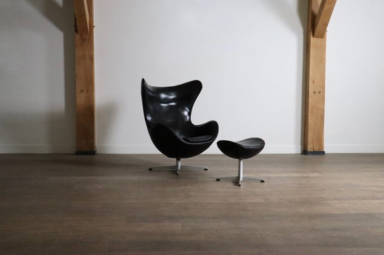Image 1 of Early Arne Jacobsen “Egg” Chair with Ottoman for Fritz Hansen, Denmark 1963