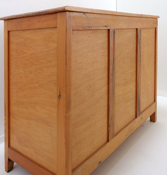 Image 1 of Commode vintage 5 tiroirs avec poignées en laiton