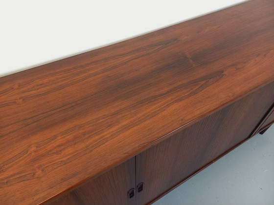 Image 1 of Vintage Scandinavisch dressoir van palissanderhout, ontworpen door de Deense designer Arne Vodder, daterend uit de jaren 60.