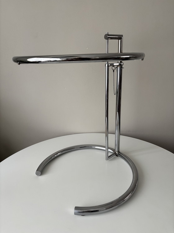 Image 1 of Table d'appoint Eileen Gray originale (marquée) chromée E 1027 avec plateau en verre