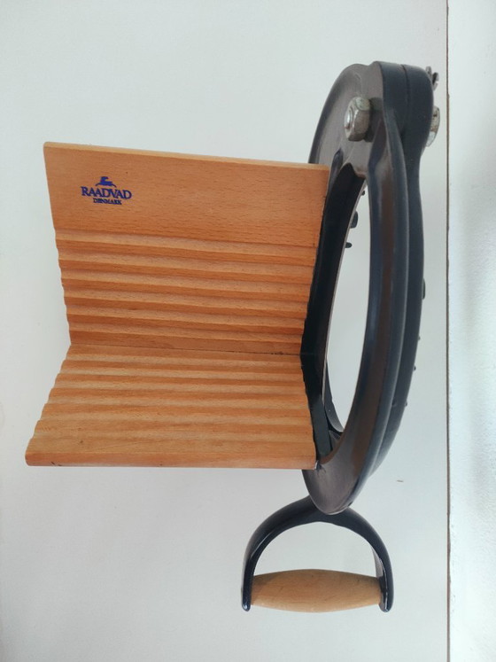 Image 1 of Machine de découpe à main danoise Raadvad rétro/vintage  