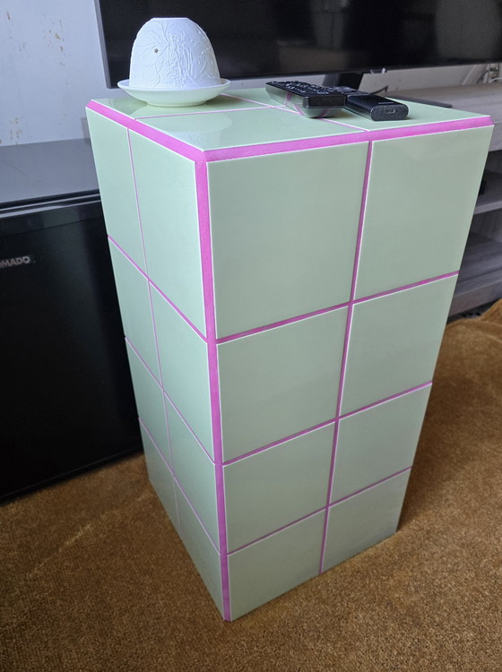 Image 1 of Mesa de azulejos 30x30x60H Verde y Rosa