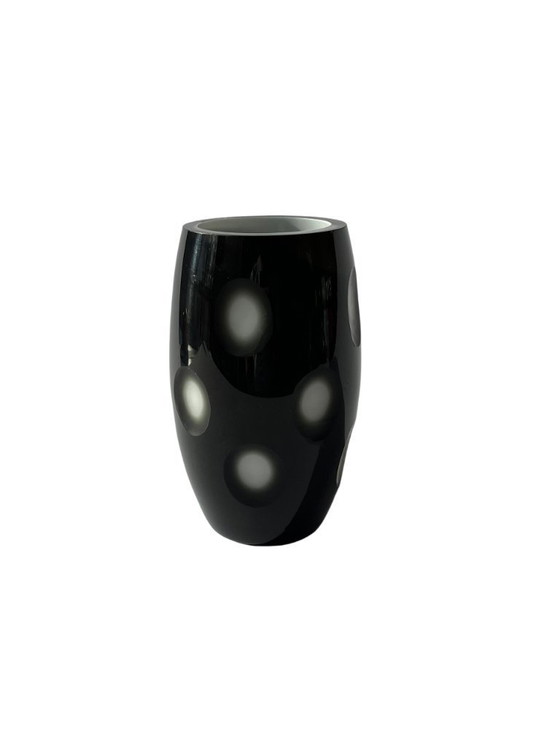 Image 1 of Design scandinavo - Vaso in vetro nero con motivo a pois tagliati