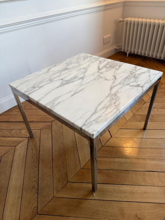 Set di 3 Tavolini da caffè Florence Knoll – Marmo Bianco Tipo Calacatta & Acciaio Cromato – 60 × 60 cm (photo 9 of 9)