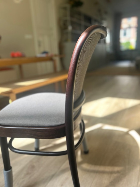 Image 1 of Silla de comedor Ton 811