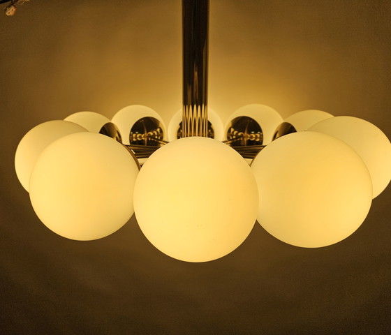 Image 1 of Kaiser Leuchten Pendelleuchte mit 10 milchig-weißen Glaskugeln und Messingfassung