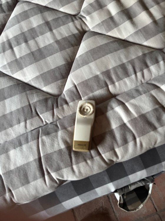 Cama eléctrica Hästens – Camas de matrimonio, Metal, Textil (photo 3 of 6)