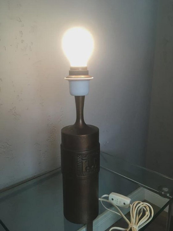 Lampada da tavolo in bronzo Stig Blomberg con decorazione a rilievo, Svezia, anni '60, Lampade da tavolo (foto 6 di 6)