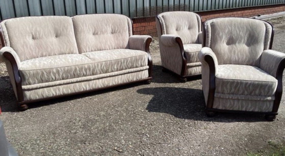 Image 1 of 3 B fauteuils