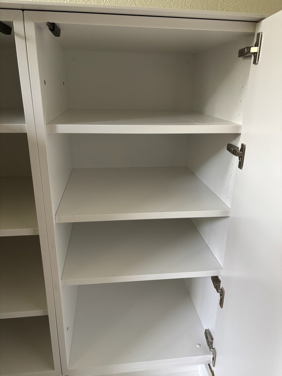 Mobile Kettnaker Mio, Credenze con vetrina, MDF, Bianco (foto 5 di 14)