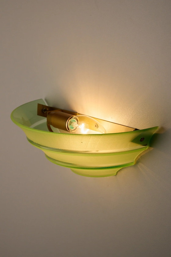 Mid-Century Green Glass Shell Wall Sconce with Clear Stripes, Wall lights, Brass, Mid Century Modern (photo 4 of 9)