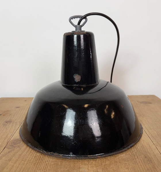 Industrial Black Enamel Factory Pendant Lamp, 1950s, Metal, Industrieel (photo 13 of 15)