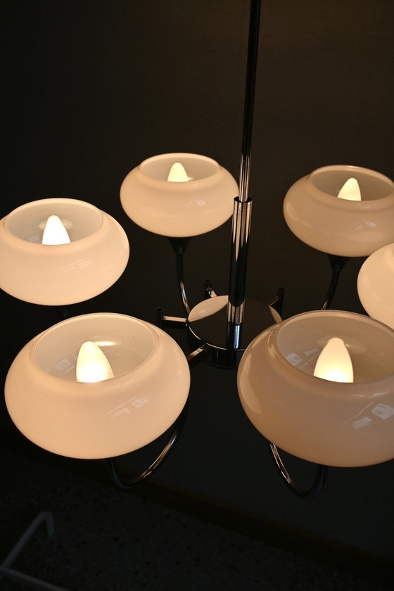 Image 1 of Grande lampadario vintage, era spaziale