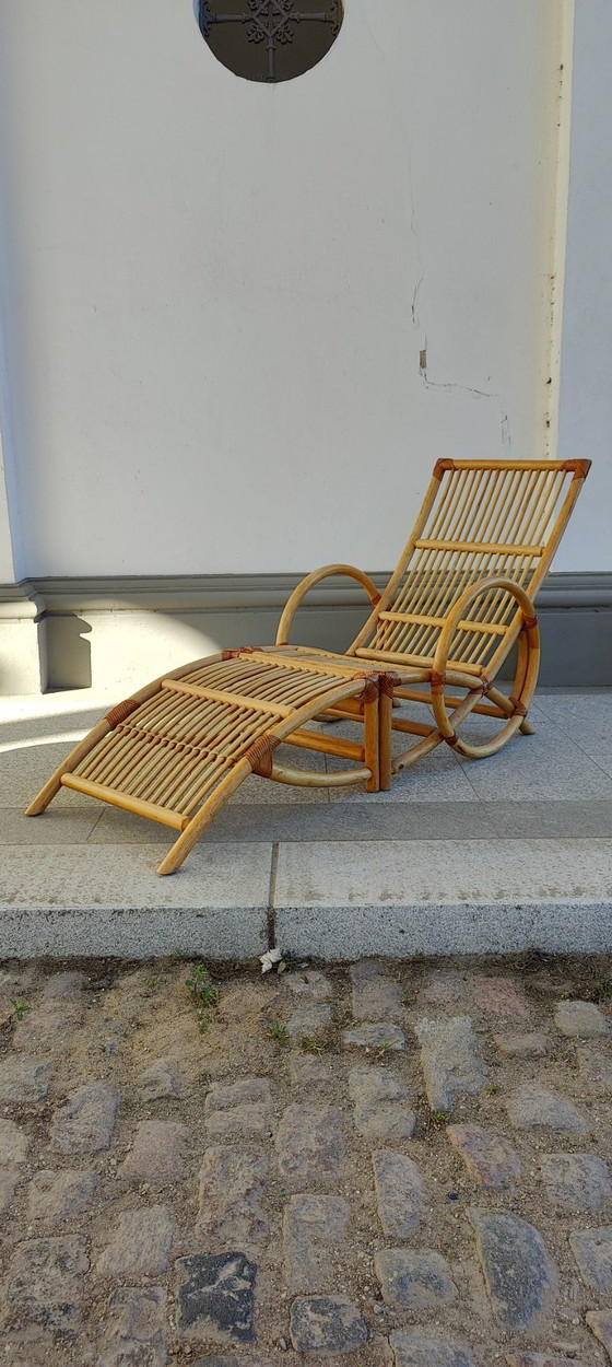 Image 1 of Ensemble chaise longue et pouf en rotin, années 1980