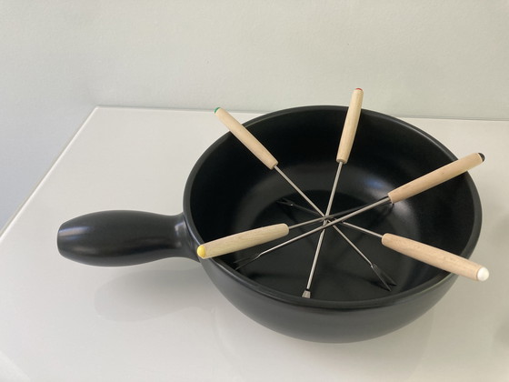 Image 1 of Fondue Pan of Black Ceramic, Capacity 2.5 Liter