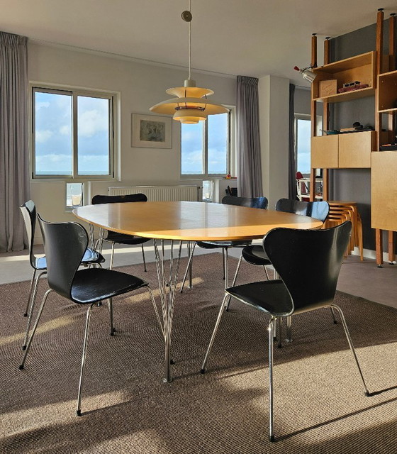 Image 1 of 6 chaises papillon + table Superellips par Arne Jacobsen pour Fritz Hansen