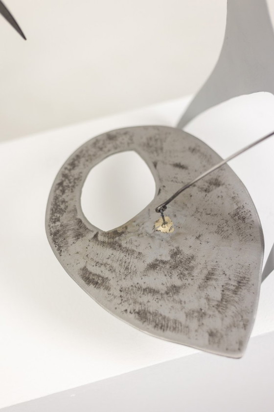 Image 1 of Escultura de Olivier Vonet en metal lacado en negro, azul y rojo. Contemporánea.