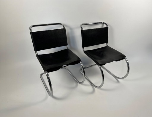 Een paar MR10 loungestoelen — Ludwig Mies van der Rohe, toegeschreven aan Knoll, ca. jaren 70