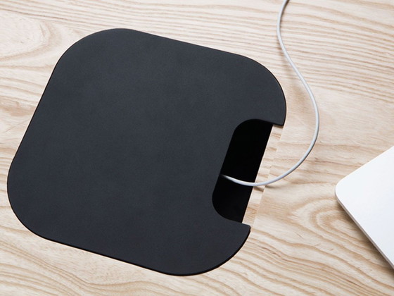 Image 1 of Table de type de Basten Leijh (Unique)