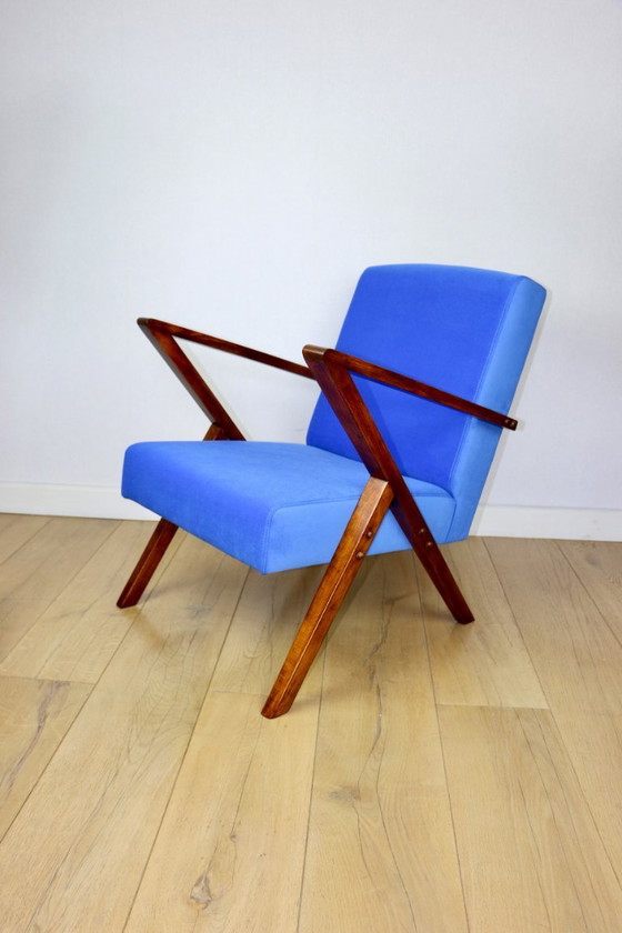 Image 1 of Fauteuil vintage style loft en velours bleuet Jade - rénovation de fauteuil