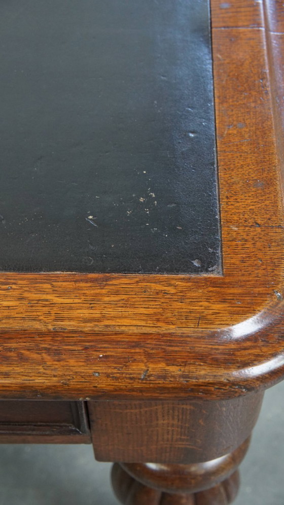 Image 1 of Antiker viktorianischer englischer Eichenschreibtisch / Bibliothekstisch / Partnerschreibtisch mit einer Lederplatte