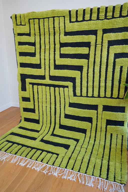 Handwoven Green-Black Wool Rug with Geometric Pattern - 100% Natural Wool from Tunisia