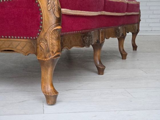 Image 1 of Canapé 3 places danois des années 1930, velours rouge, tissu d'ameublement en maille.