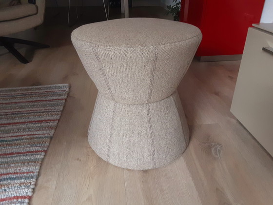 Image 1 of Design on Stock draaifauteuil  Maua met hocker 