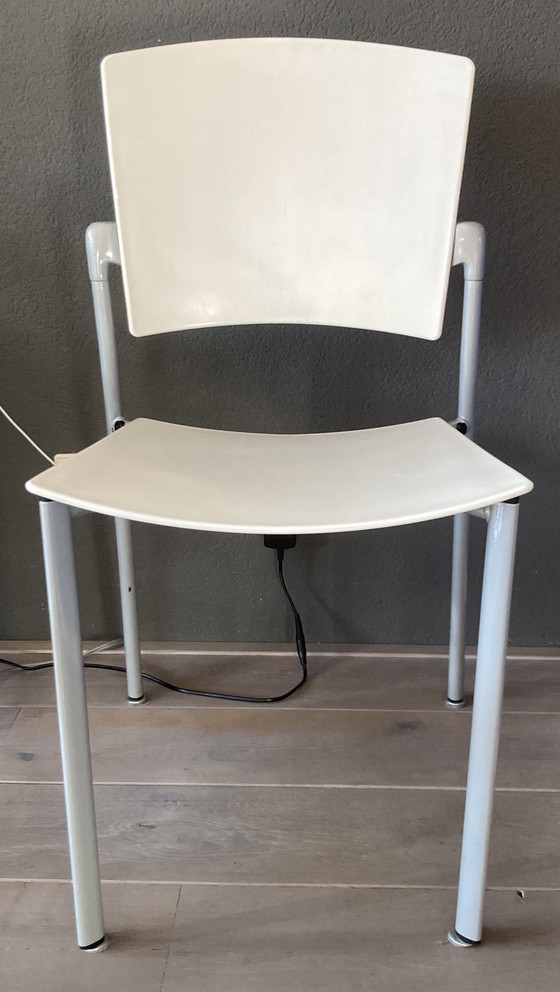 Image 1 of 6 Eina Esstischstühle von Enea