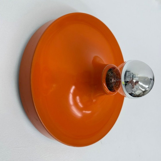 Image 1 of Mid-century design honsel oranje space age schijflamp , jaren 1970 toegeschreven aan Charlotte Perriand voor les arcs