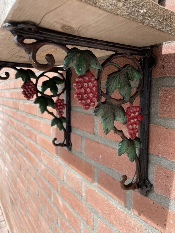 Image 1 of Set di 4 staffe per mensole classiche in ghisa con decorazione a forma di vite