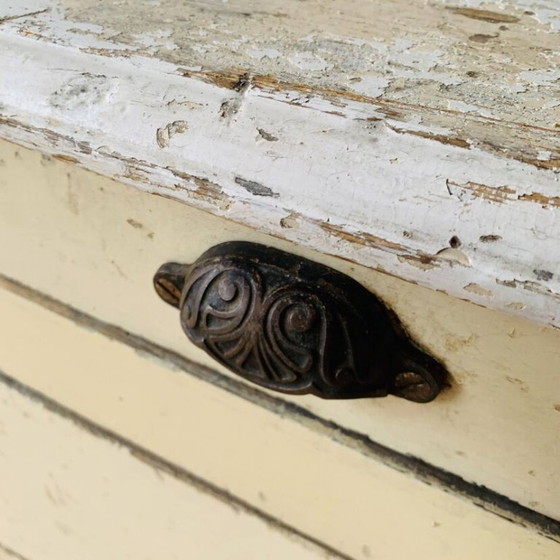 Image 1 of Dressoir / Ambachtelijk meubilair