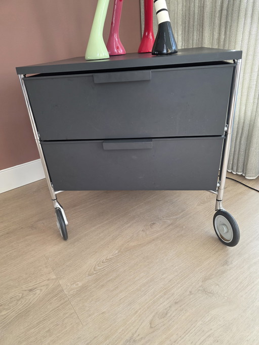 Petite commode Kartell