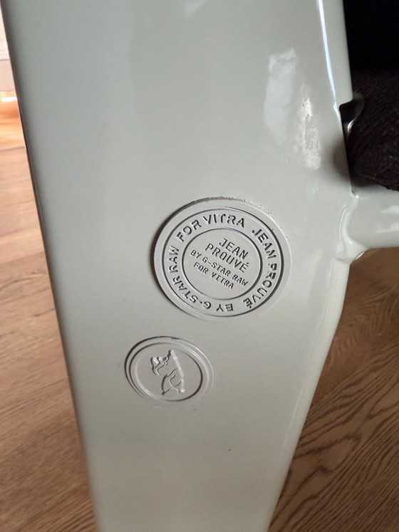 14 Vitra x G-Star RAW – Jean Prouvé Standard Chair (RAW Edition) – Sedie da pranzo, Aluminium (photo 6 of 7)