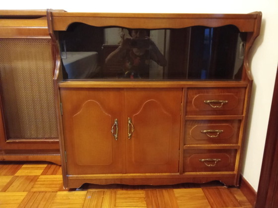 Classic wooden sideboard cabinet / display case in perfect condition, Artisan, Crystal, Brown (photo 2 of 6)