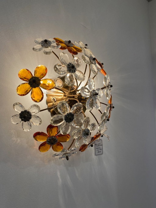Applique/plafonnier att. Baguès vers 1970, fleurs en verre taillé clair et de couleur ambre – wandlampen (photo 2 of 8)