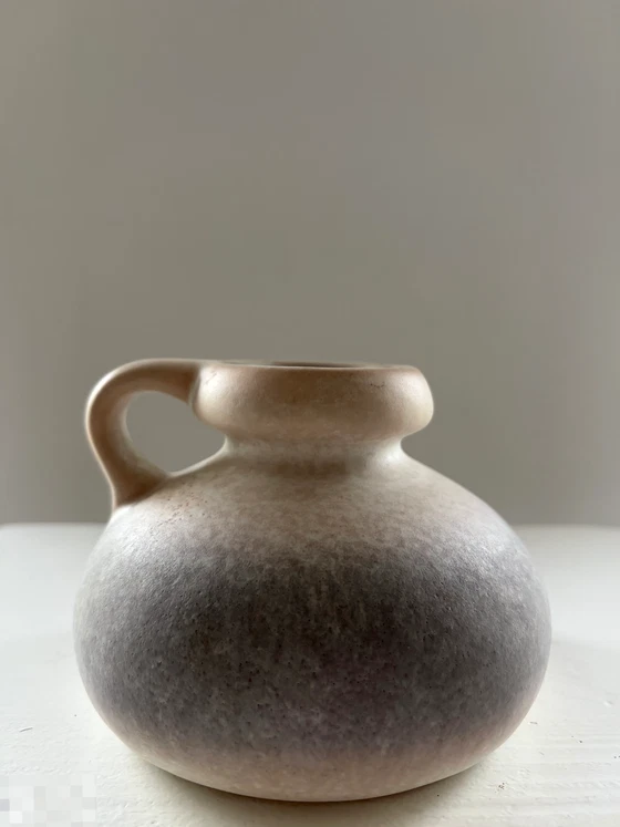 Piccolo vaso in ceramica vintage della Germania Ovest con manico – Vasi, Mid Century Modern (photo 4 of 4)