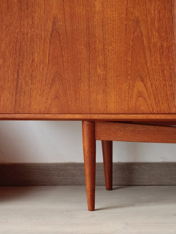 Image 1 of Aparador - White & Newton