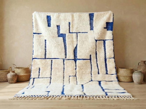 Handwoven natural wool rug, traditional style, size 3/4 m