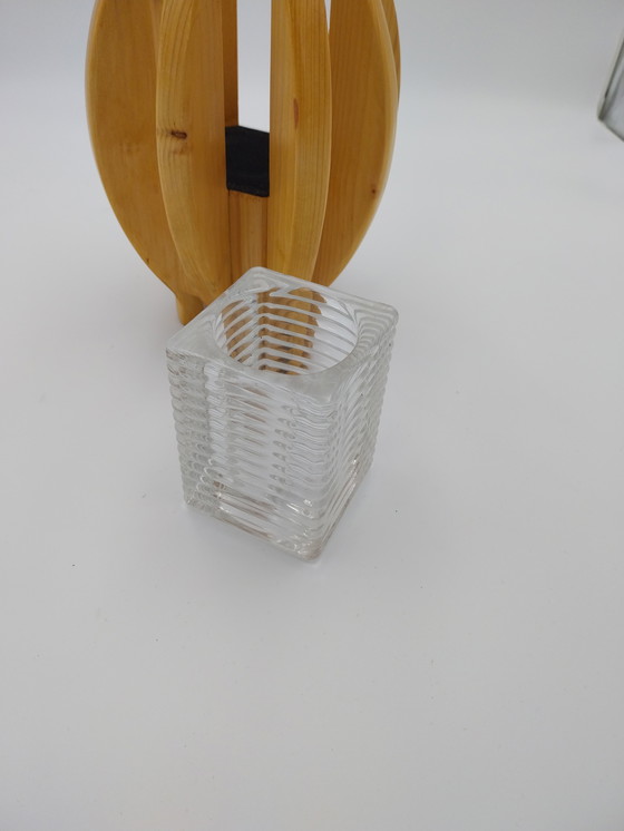 Image 1 of 1 x Zweedse grenen kandelaar met glazen inzet. 1970's 