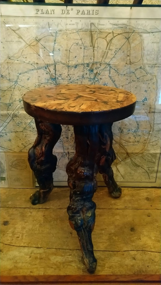 Sgabello brutalista a treppiede realizzato con ceppi di vite. – Sgabelli, Wood (photo 6 of 17)
