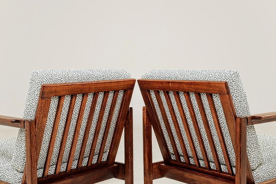 Image 1 of Een paar moderne loungestoelen, babyblauw, 1970