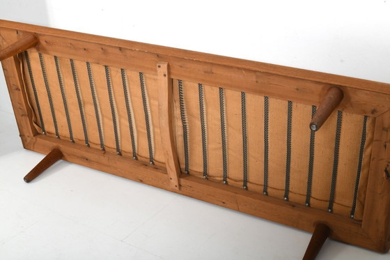 Image 1 of Nieuw gestoffeerd paar GE-19 Hans Wegner slaapbanken