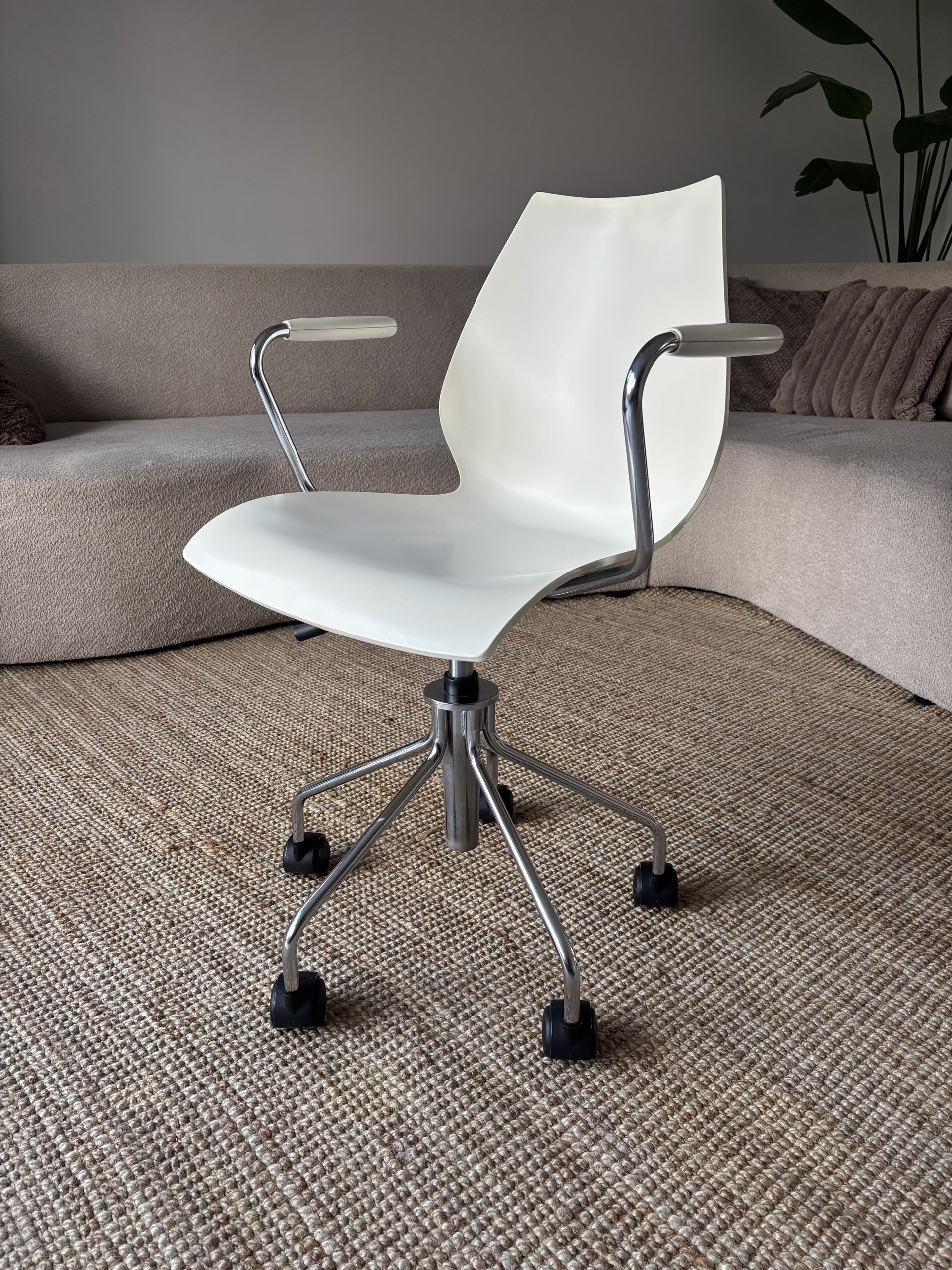 Maui Vigo Magistretti office chair for | Swivel chairs second-hand