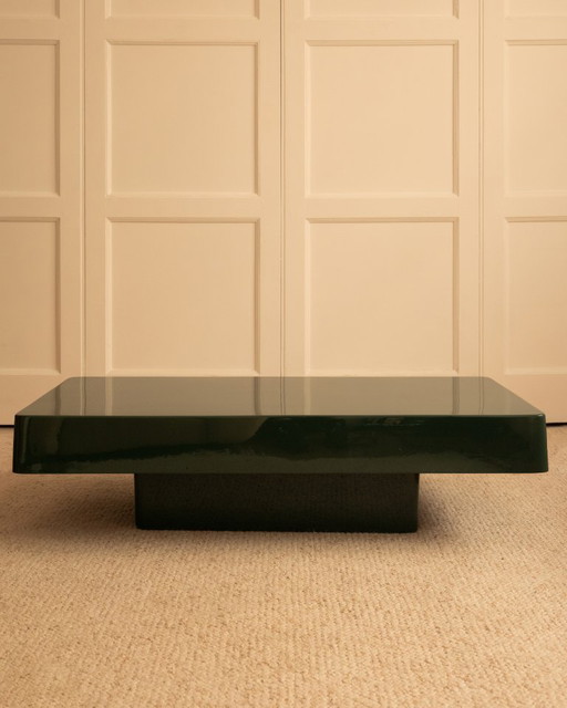Green lacquered coffee tabe