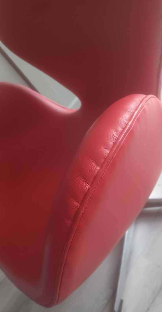 Dänisches Design Unmarkierter Leder-Schwanenstuhl Moderner Drehstuhl – Drehstühle, Metal, Leather (photo 9 of 12)