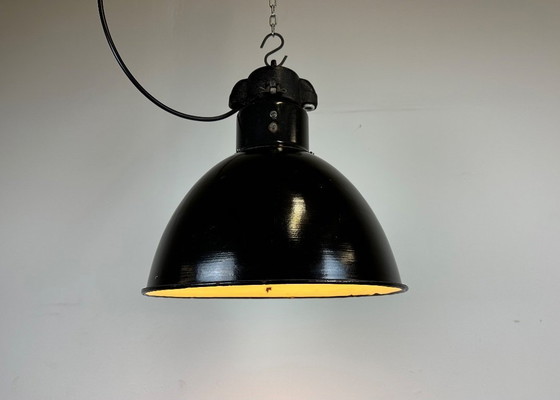 Image 1 of Lampada a sospensione in smalto nero Bauhaus industriale, anni '30